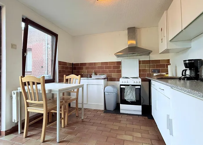 Monteurhaus In Ruhige Lage, Kueche & Parkplatz Inklusive * Itzehoe