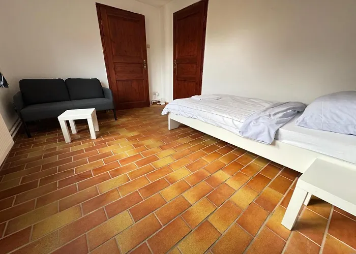 Monteurhaus In Ruhige Lage, Kueche & Parkplatz Inklusive * Itzehoe